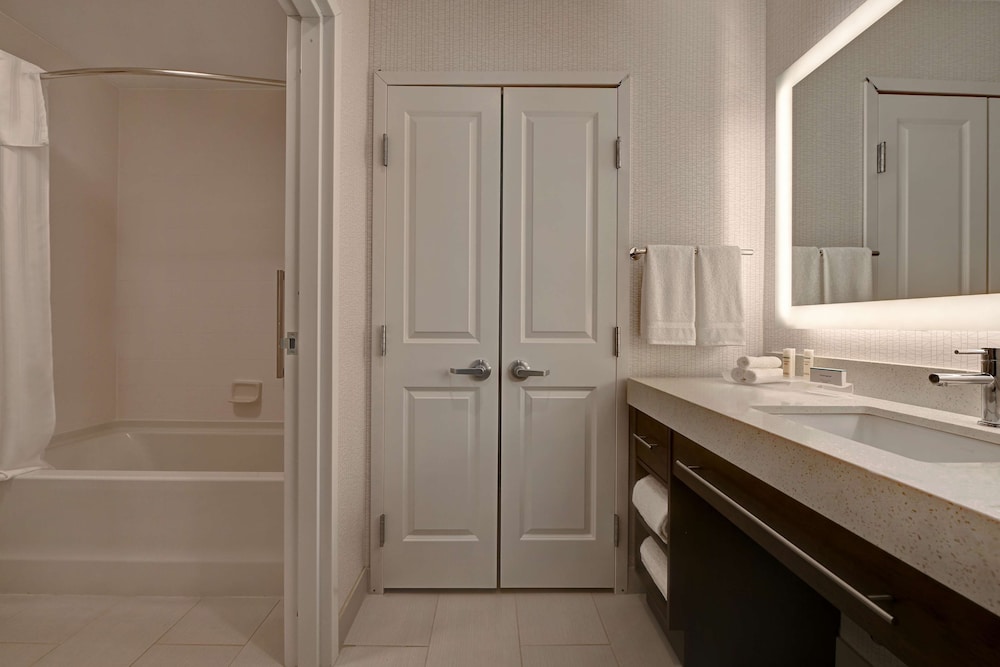 Suite, 1 Bedroom, Non Smoking thumbnail 5
