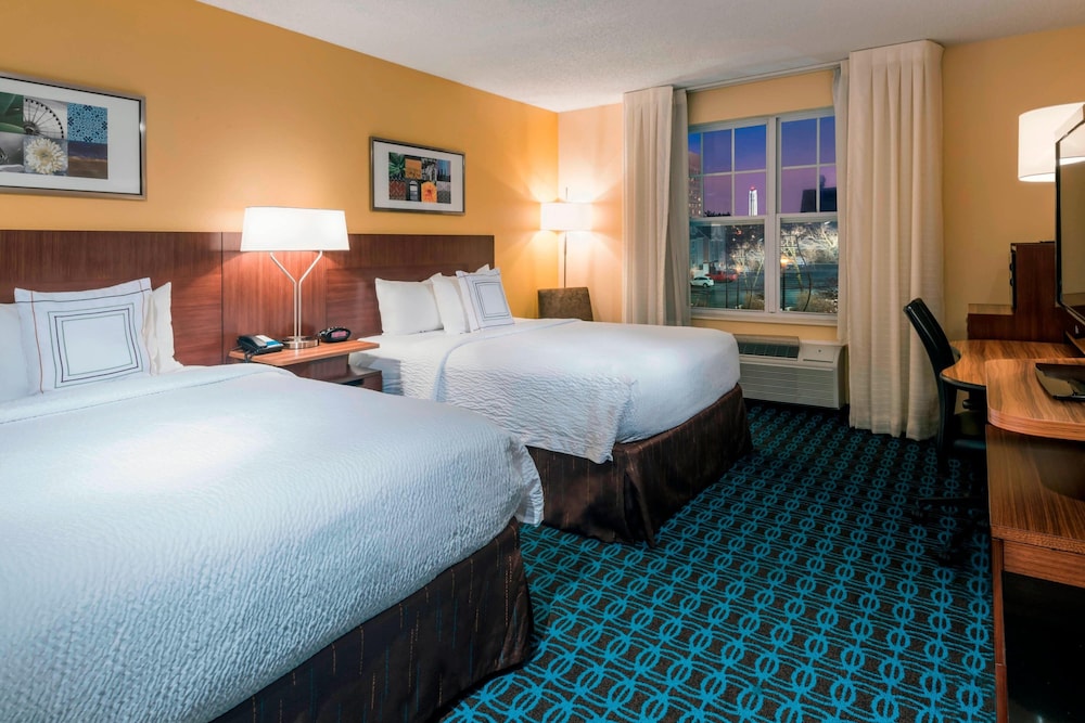 Room, 2 Queen Beds (Mobility/Hearing Access, Roll-in Shwr) - Photo 3