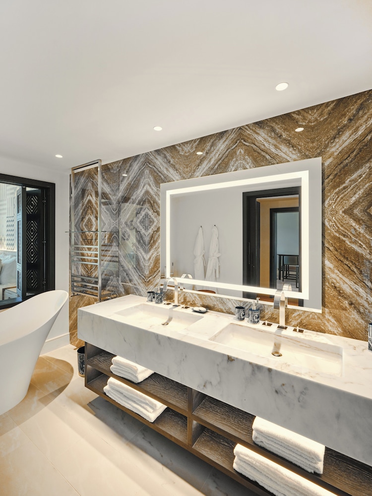 Room, 1 King Bed, Terrace (Residence) - Photo 8