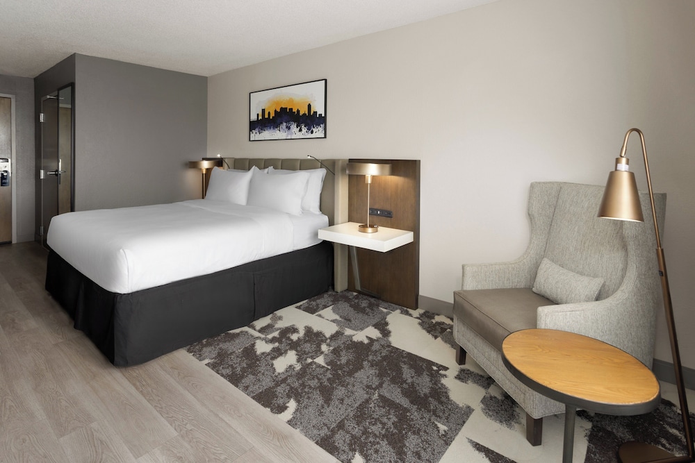 Standard Room, 1 King Bed - Photo 2