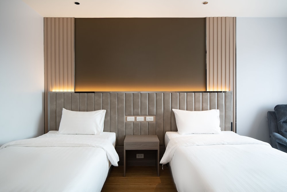 Premium Twin Room - Photo 1