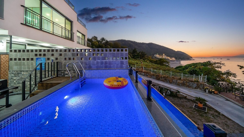Basic Room, 1 Bedroom (101(Poolvilla, Ocean view)) photo 2