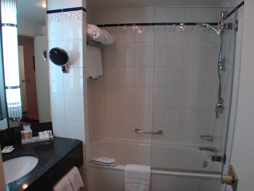 Deluxe Room, 1 Double Bed - Photo 11