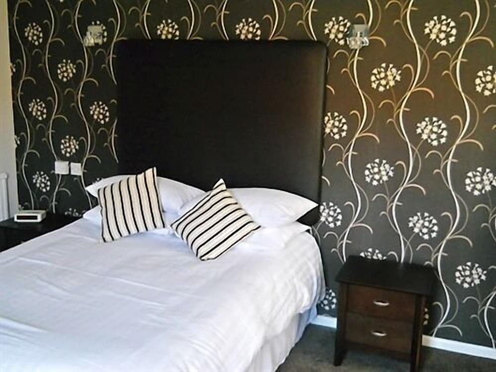 Premier Double Room, Ensuite (with shower over bath) - Photo 5