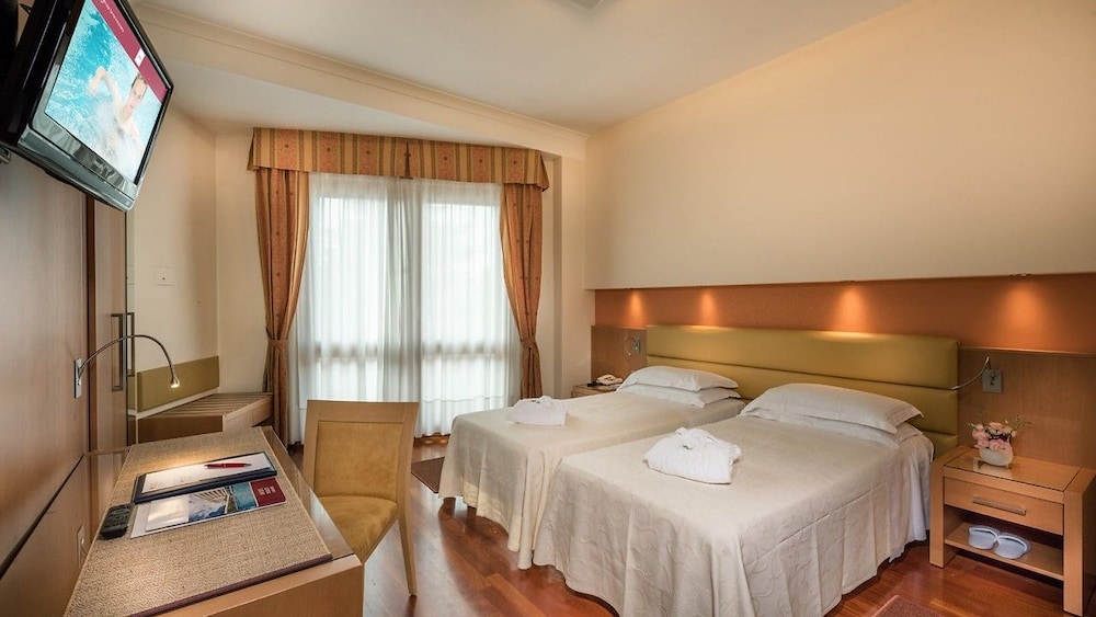 Classic Double or Twin Room photo 2