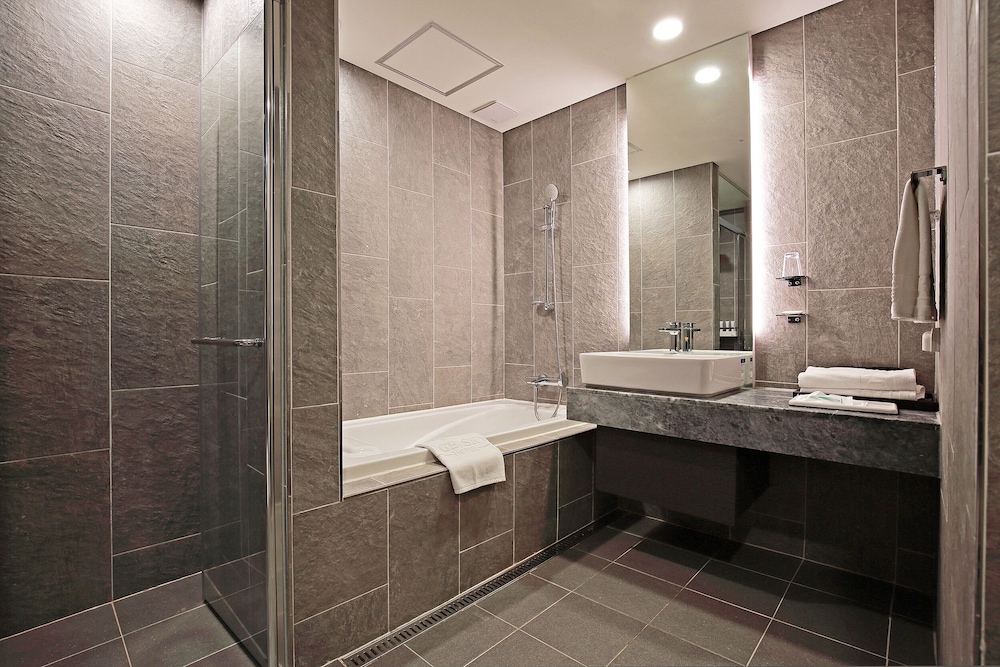 Sky Suite, Ocean View - Photo 2