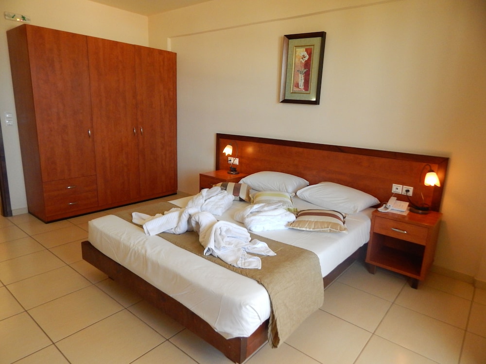 Family Room (Separate Bedroom)
