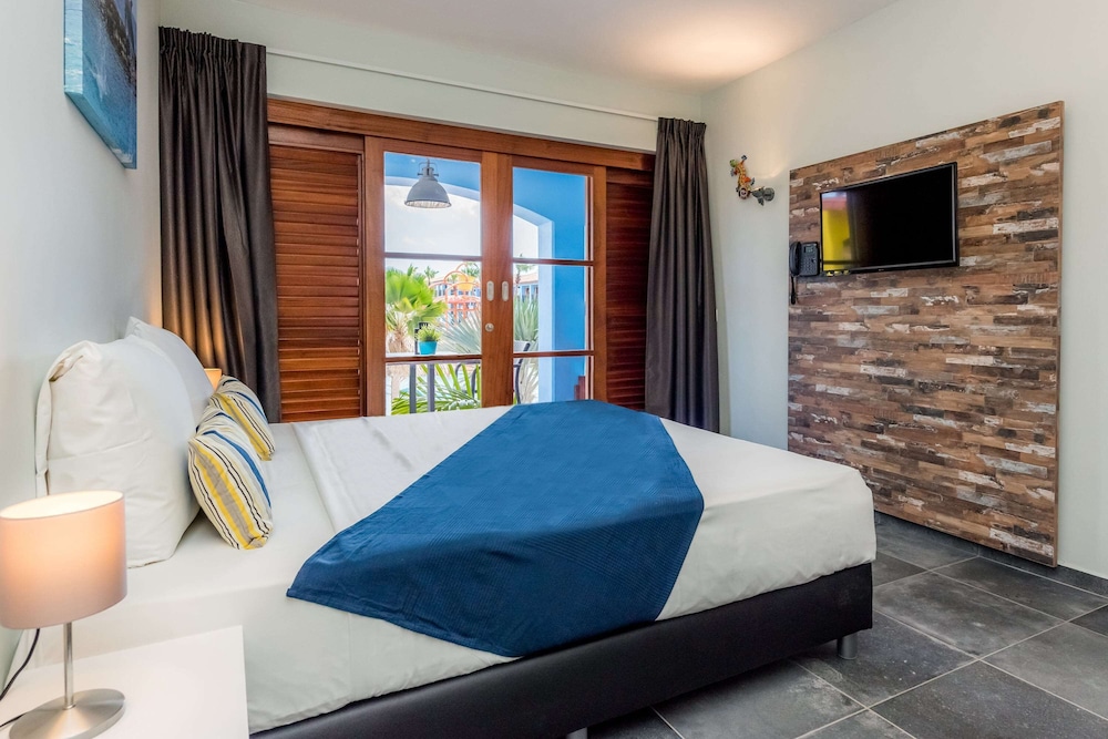 Standard Room, 1 King Bed - Photo 6