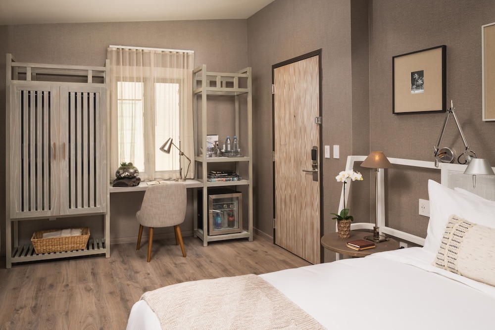 Superior Room, 1 Queen Bed - Photo 5