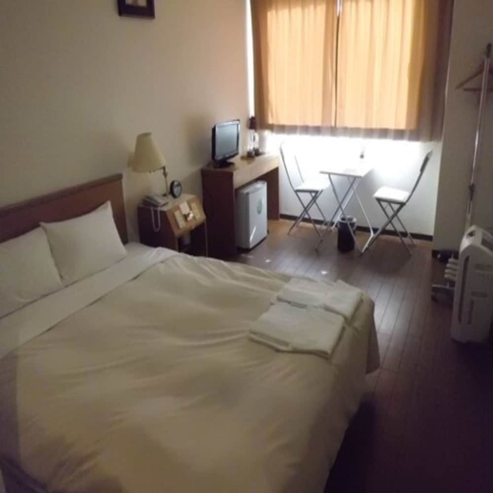 Double Room, Non Smoking - Photo 9