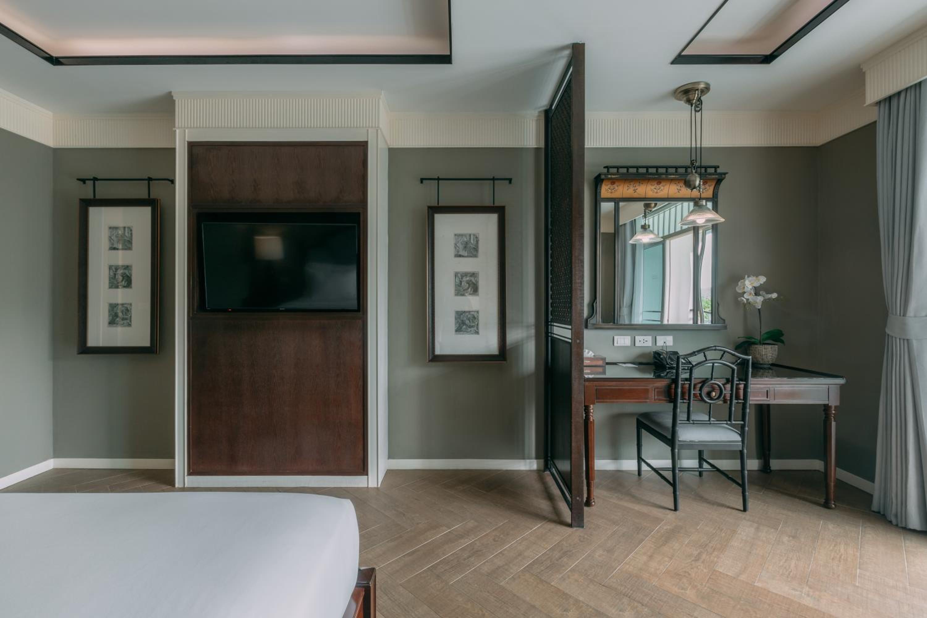 Deluxe Double Room with Pool Access - Photo 4