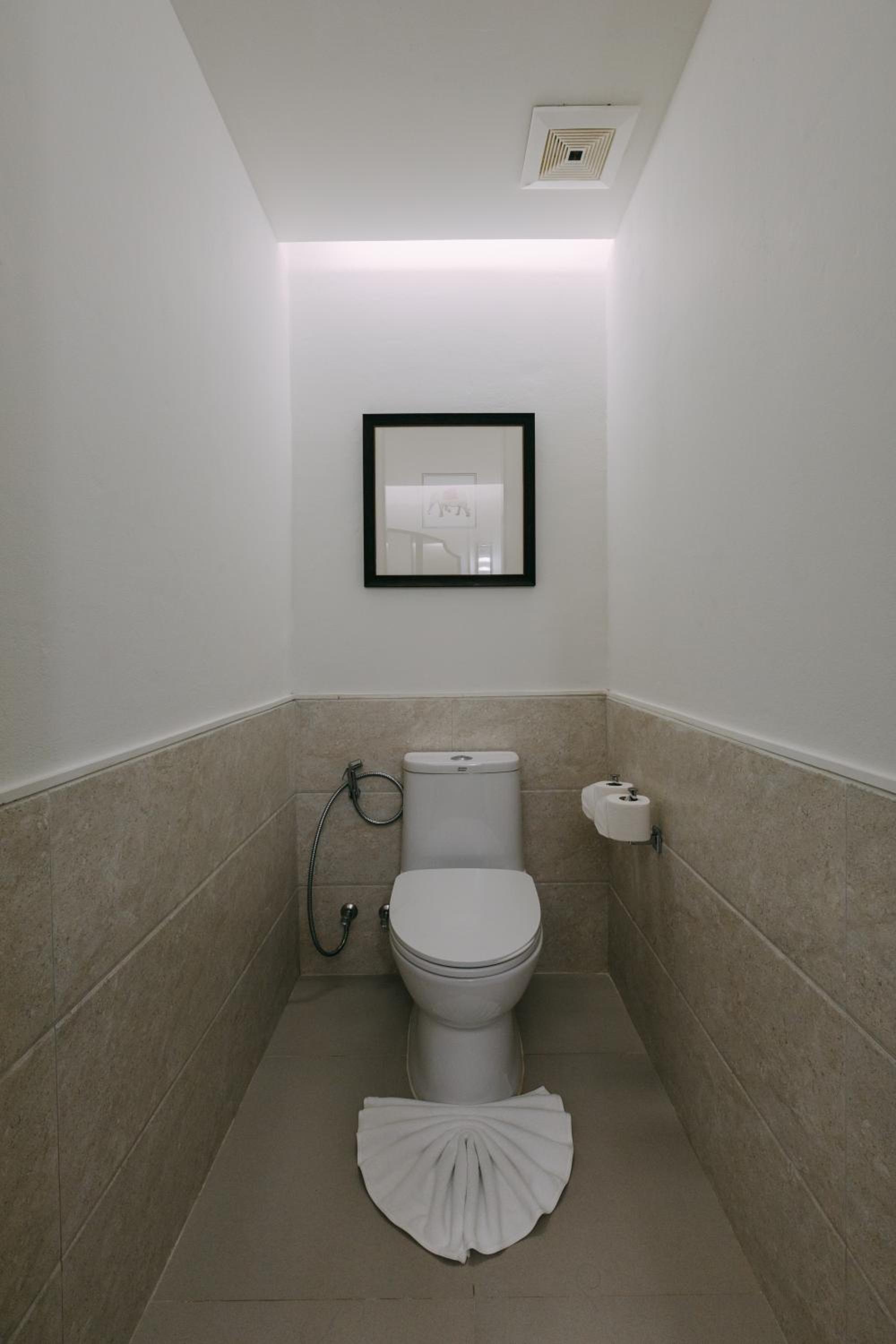 Deluxe Double Room with Pool Access - Photo 9
