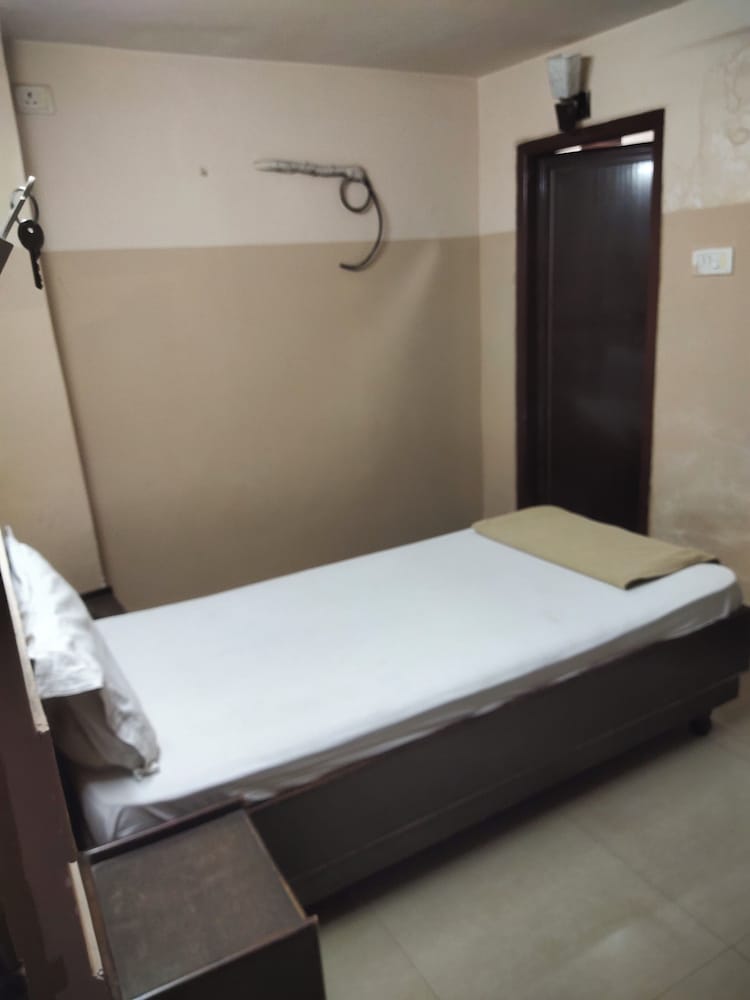 Basic Single Room, 1 Twin Bed