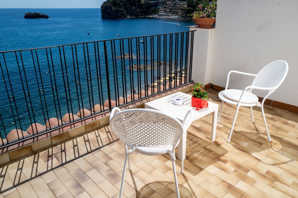 Superior Double or Twin Room, Terrace, Sea View - Photo 21