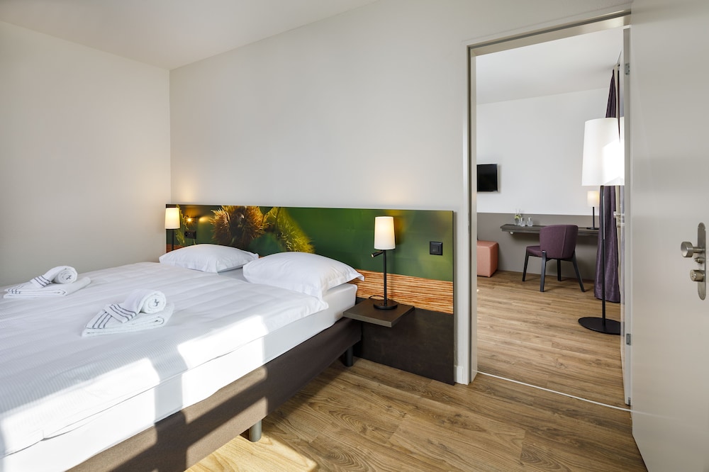 Family Room, Connecting Rooms (Air Conditioning)