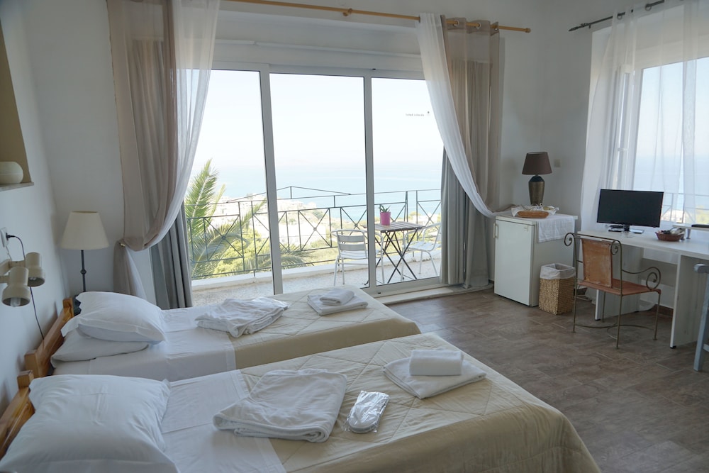 Panoramic Double or Twin Room, 1 Bedroom, City View, Oceanfront photo 3