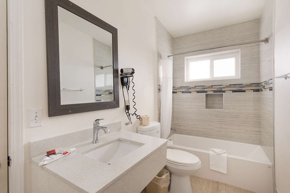 Family Suite, 2 Bedrooms, Non Smoking - Photo 3