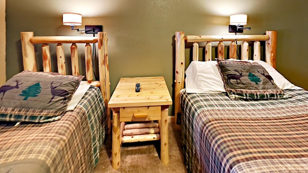 Cabin, Multiple Beds, Kitchen photo 3