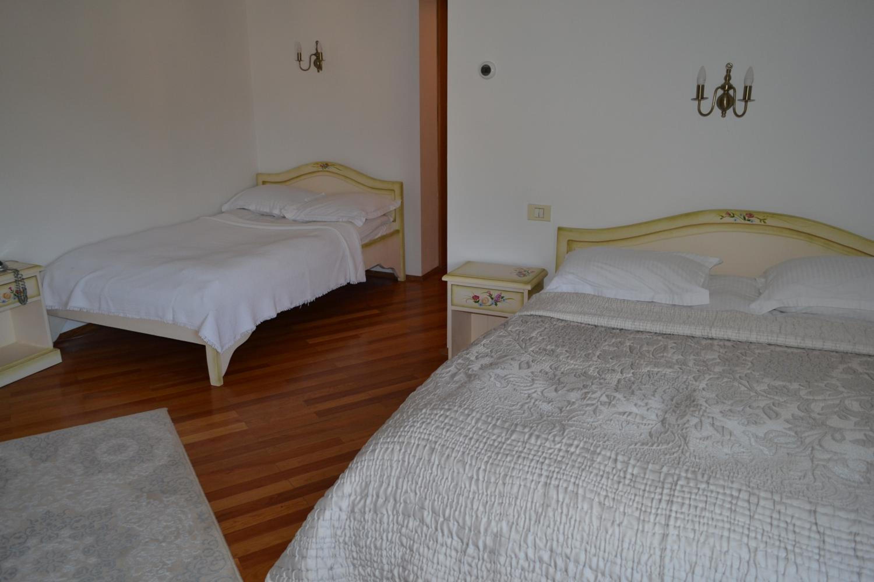 Standard Triple Room upper floors no elevator photo 1
