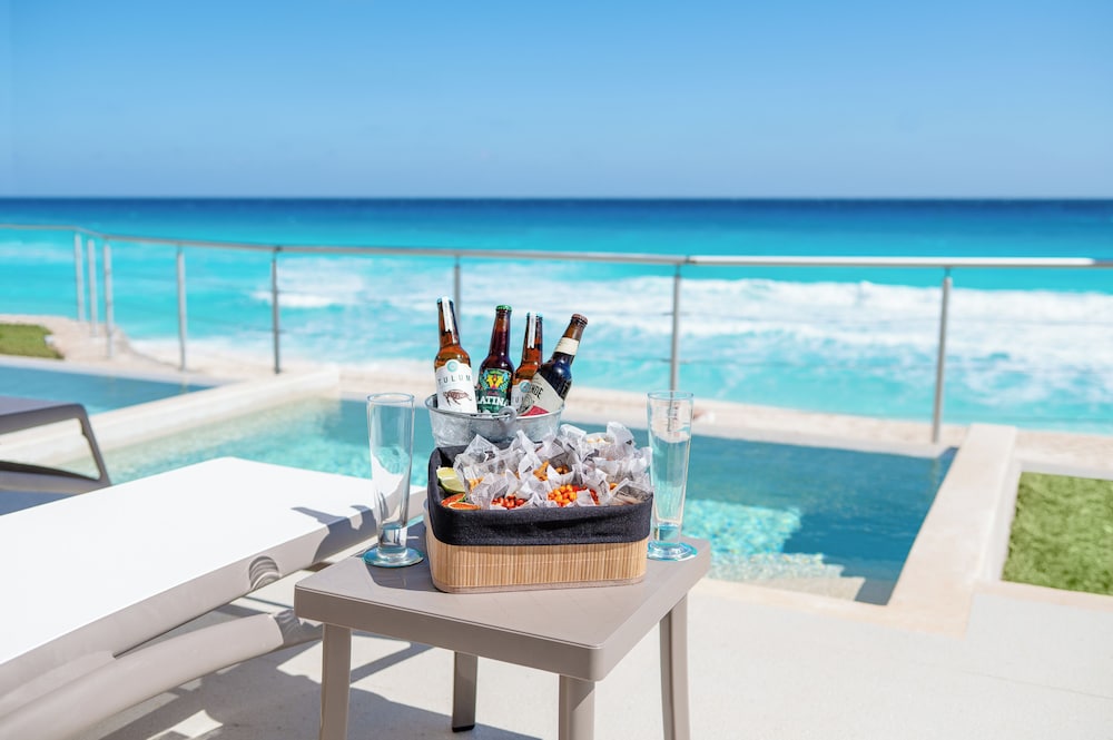 Beachfront Room with Plunge Pool - Photo 7