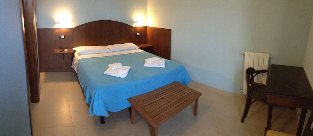 Classic Double Or Twin Room, Balcony photo 1