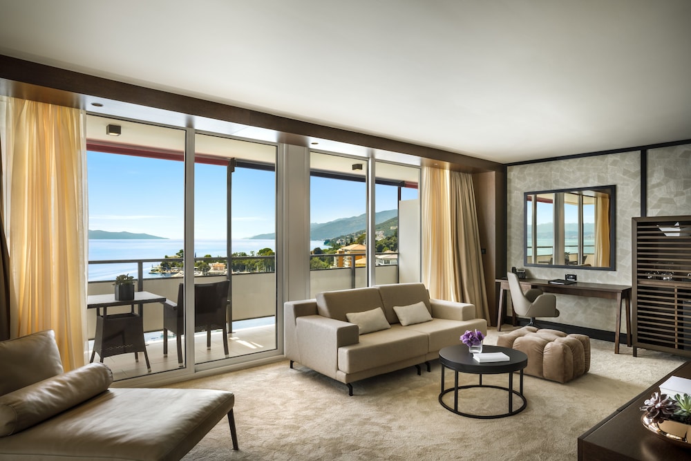 Ambasador Suite photo 2