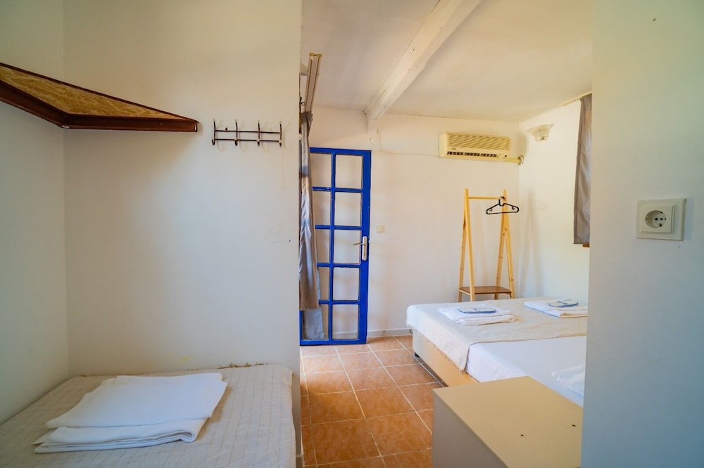 Standard Room photo 2