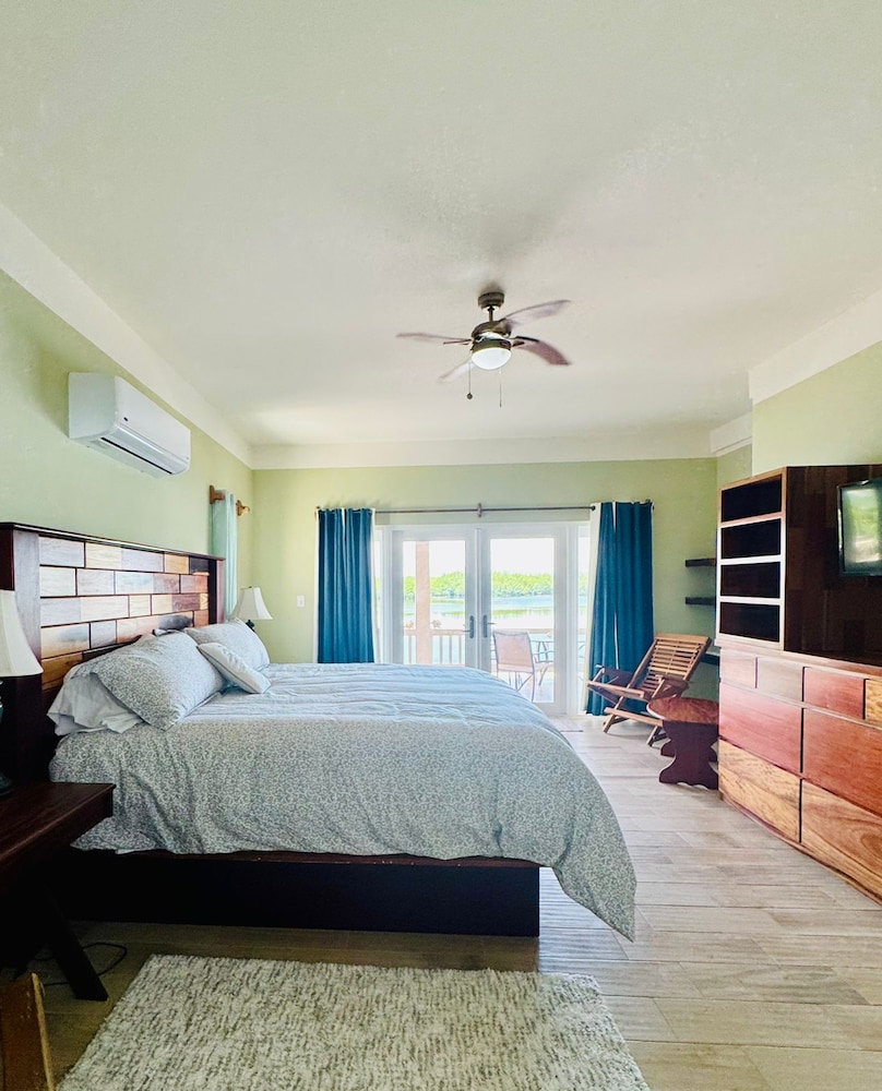 Villa photo 3