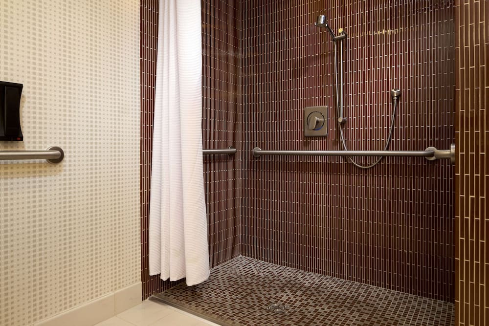 Suite, 2 Bedrooms, Accessible, Kitchen (Mobility & Hearing)