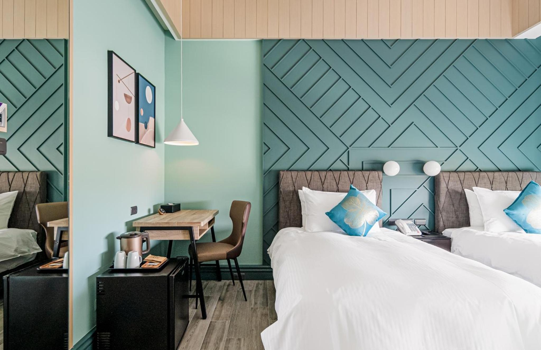 Standard Twin Room - Photo 8
