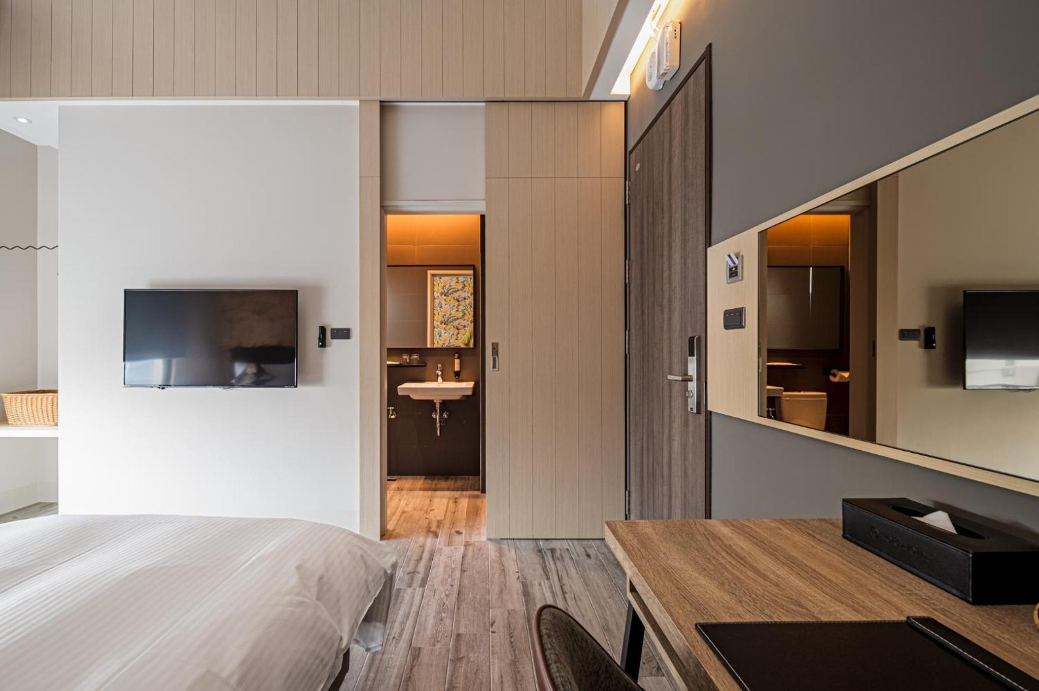 Standard Twin Room - Photo 10