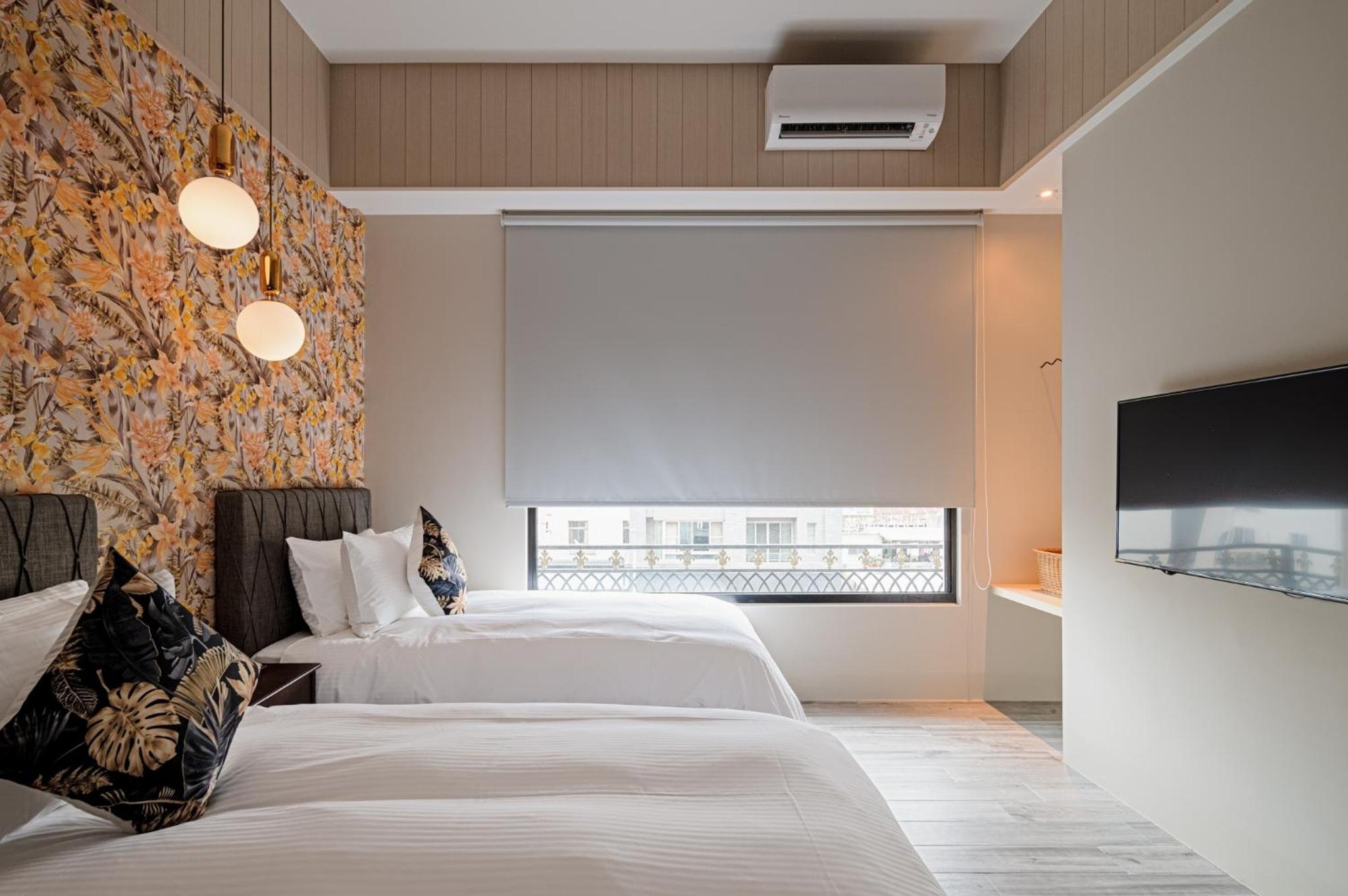 Standard Twin Room - Photo 11