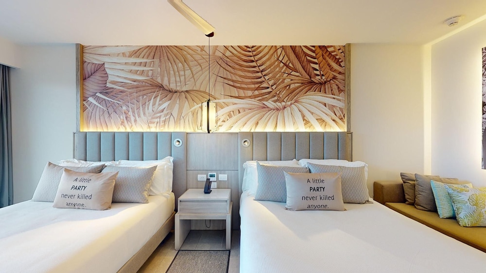 Luxury Junior Suite Beach Front Swim Out Diamond Club