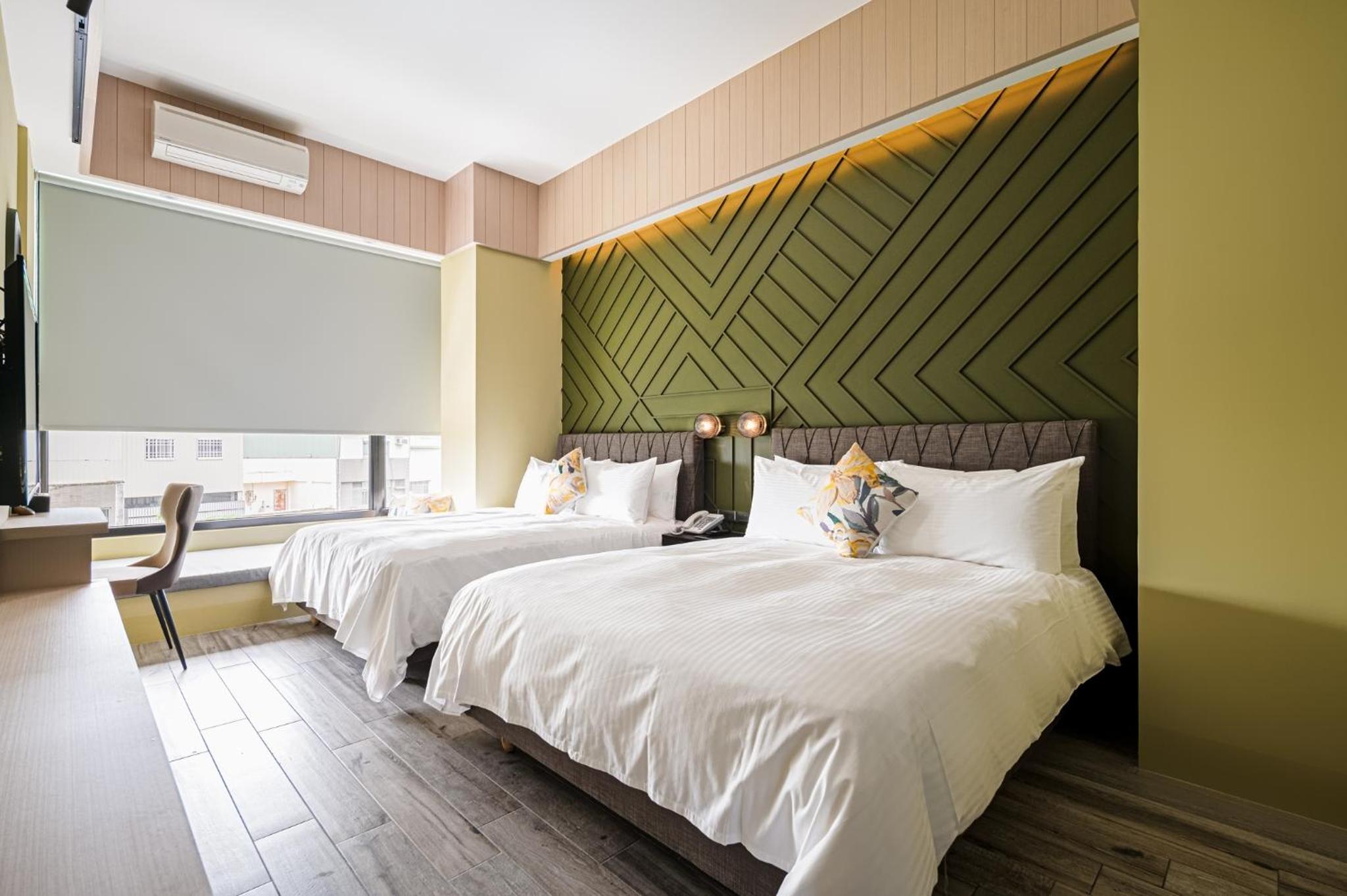 Deluxe Family Room - Photo 7