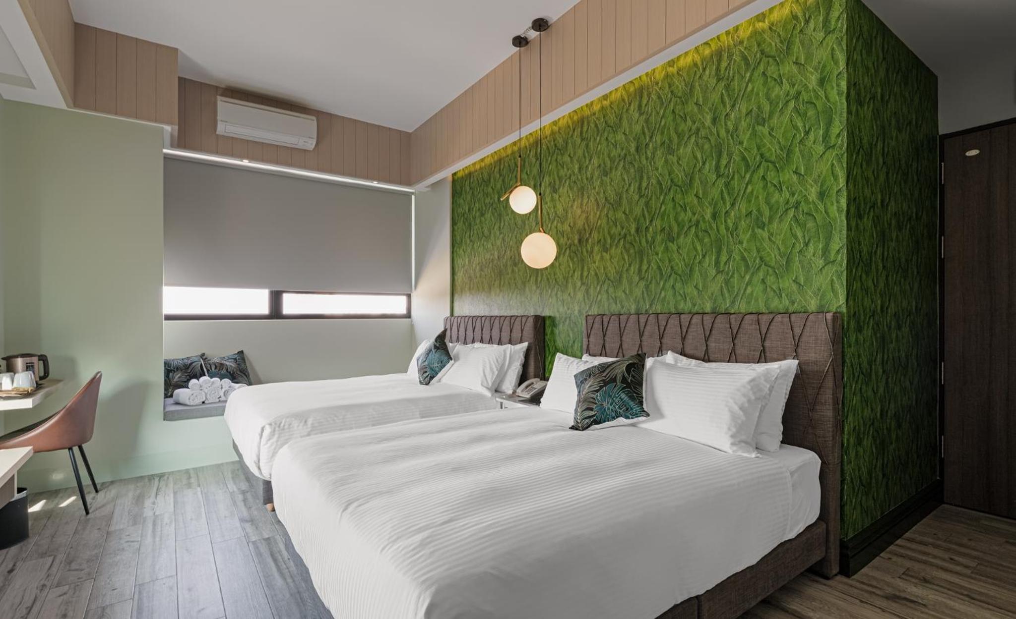 Deluxe Family Room - Photo 10
