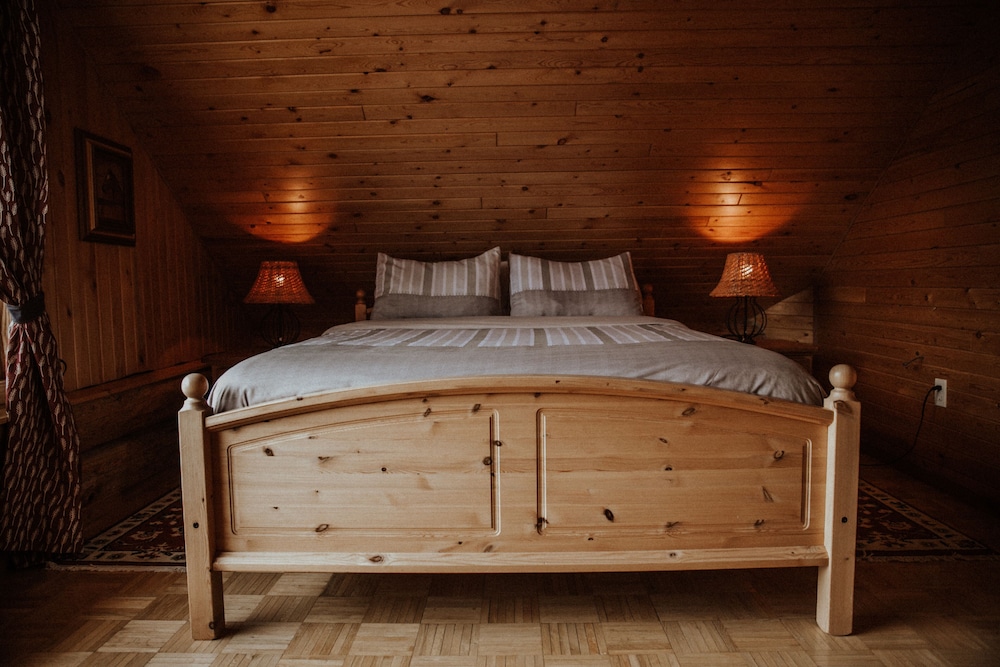 Standard Double Room, 1 Queen Bed, Non Smoking, Hill View photo 3