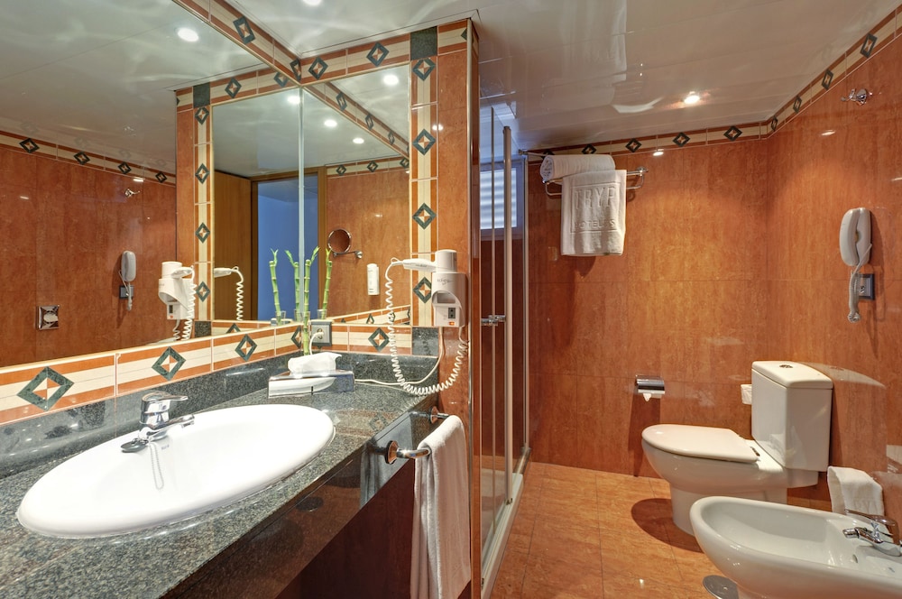 Standard Room, Sea View (2 adults + 1 child) - Photo 6
