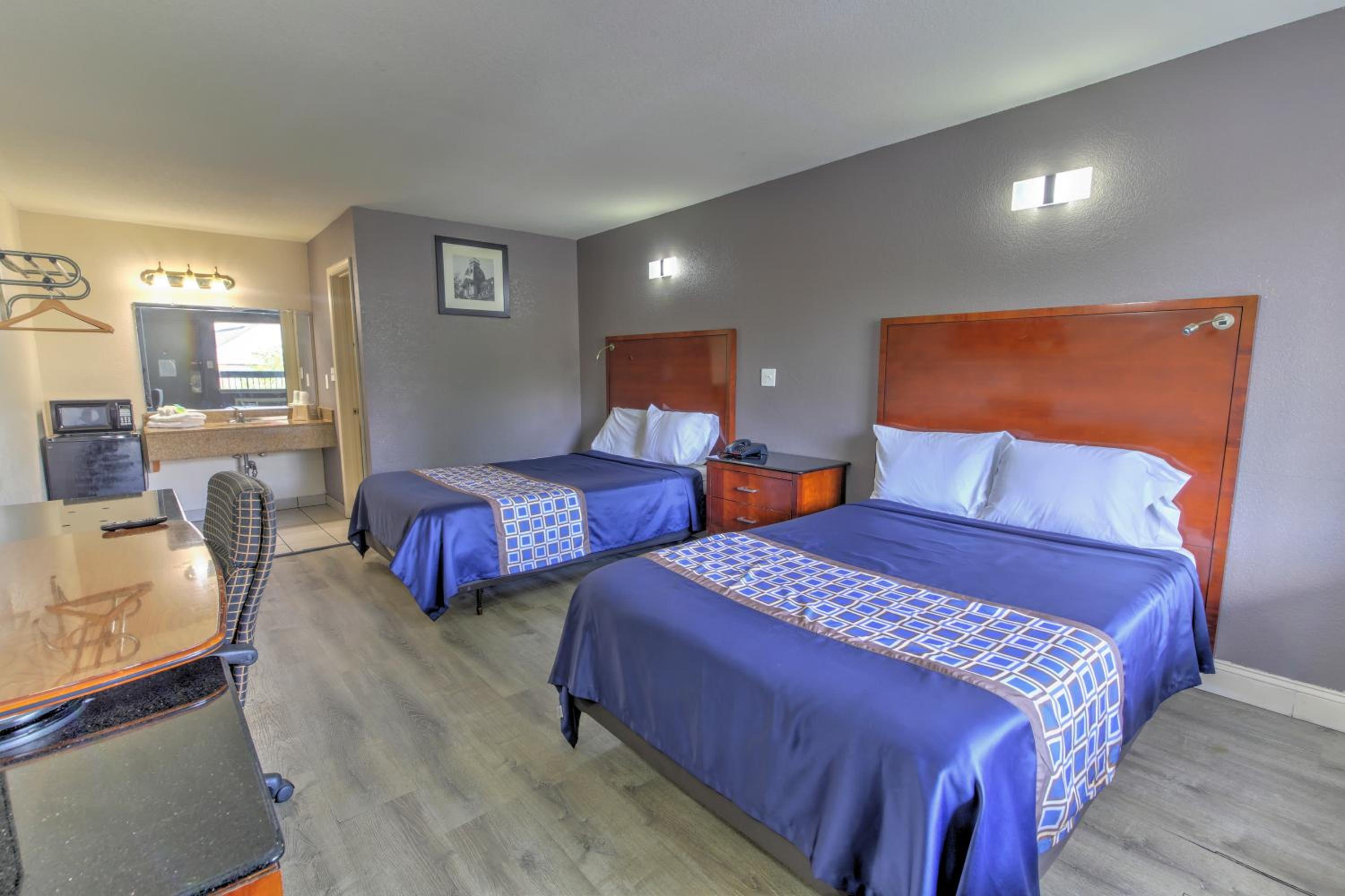 Budget Double Room - Non-Smoking - Photo 1