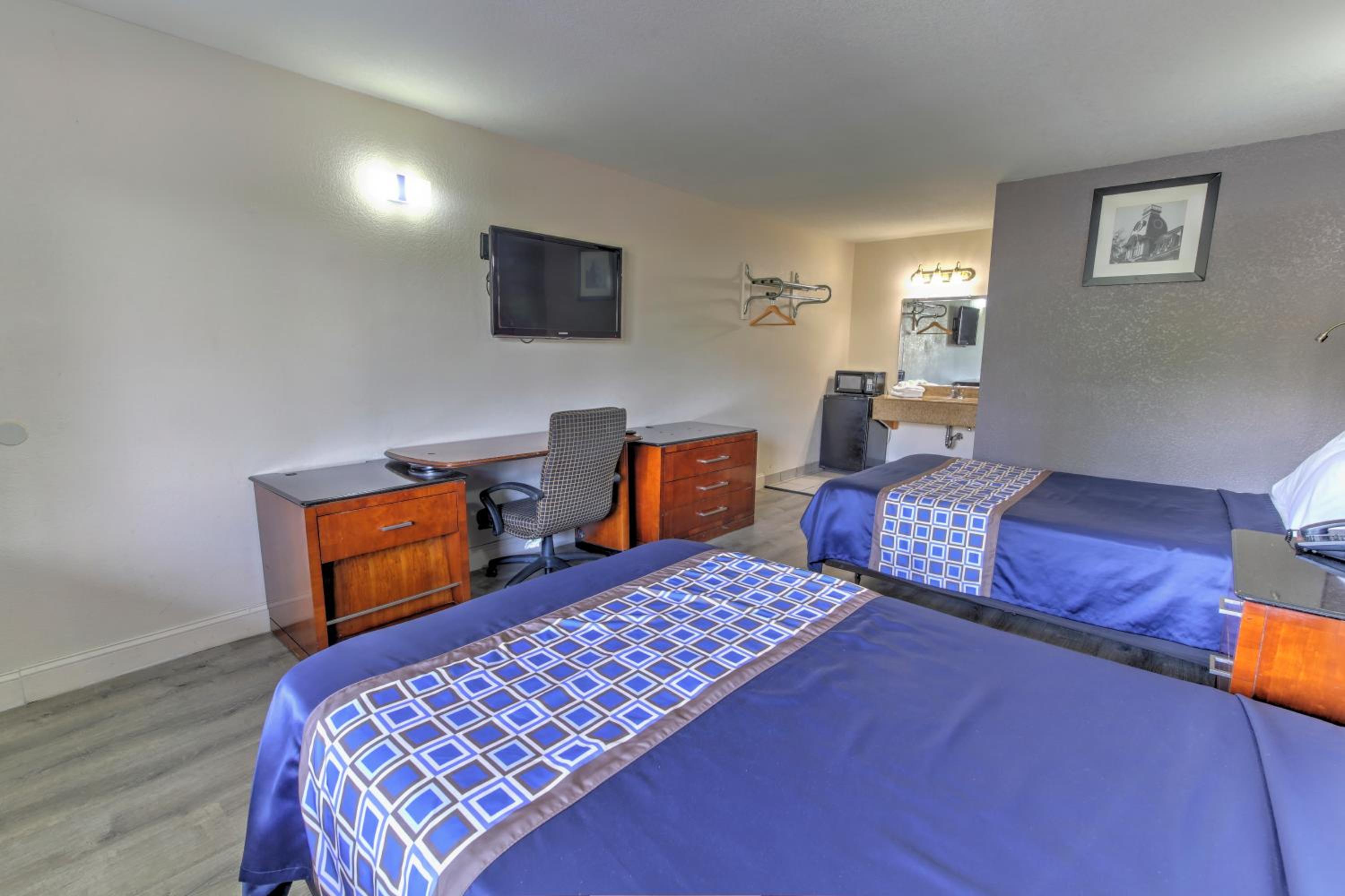 Budget Double Room - Non-Smoking - Photo 4