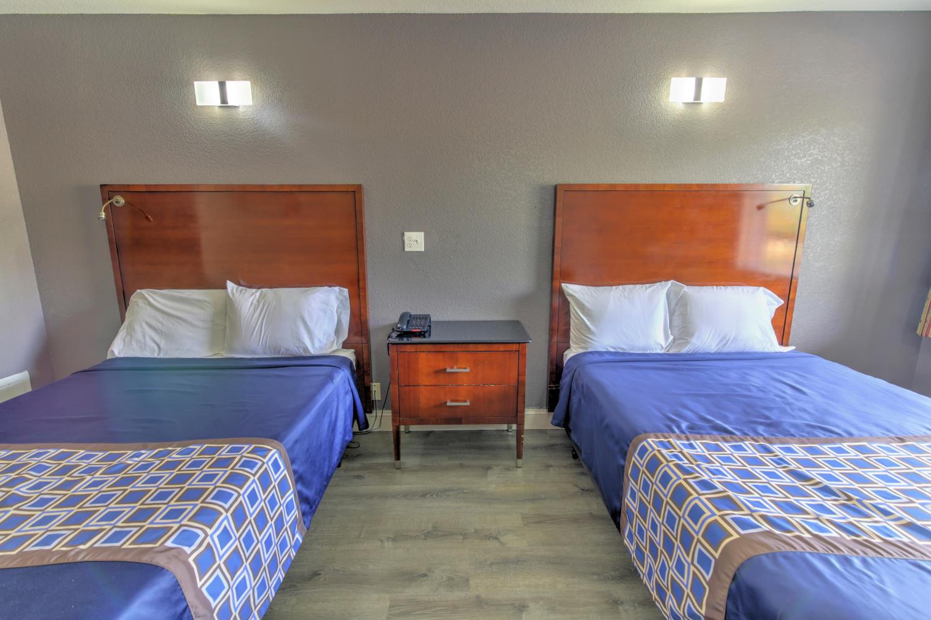 Budget Double Room - Non-Smoking - Photo 7