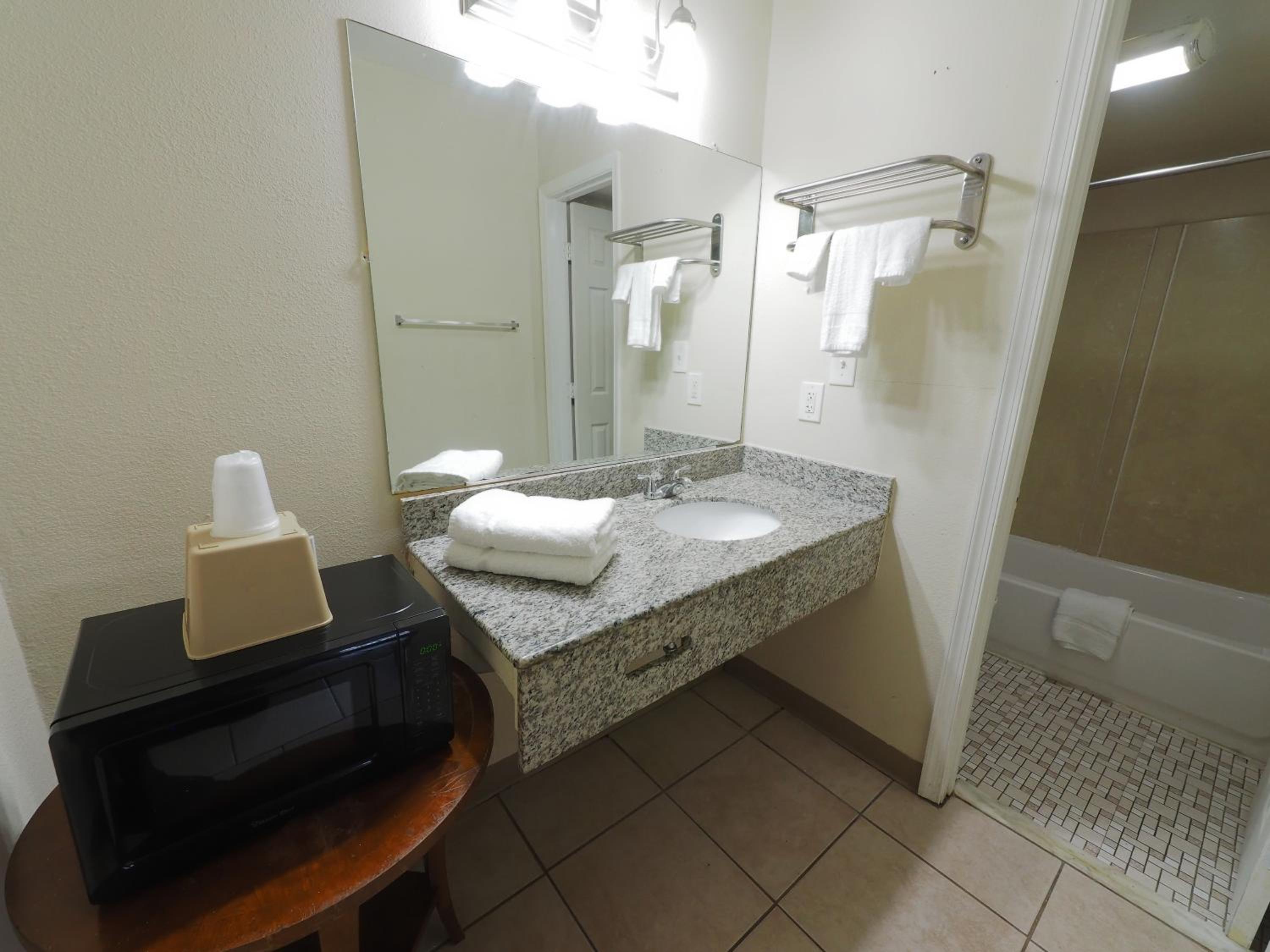 Budget Double Room - Non-Smoking - Photo 9