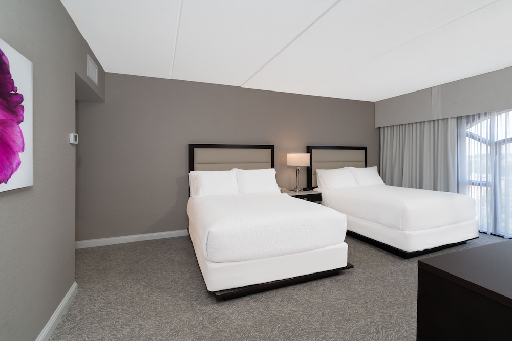Standard Room, 2 Queen Beds - Photo 2