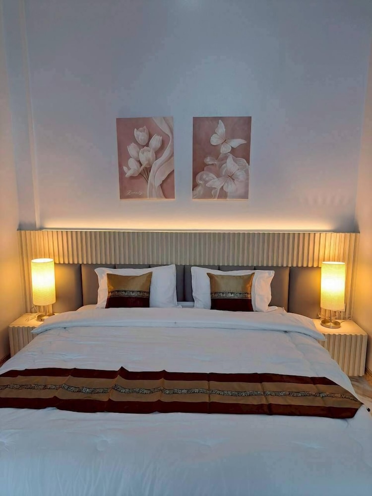 Family Villa, 4 Bedrooms, Pool Access, Pool View photo 3