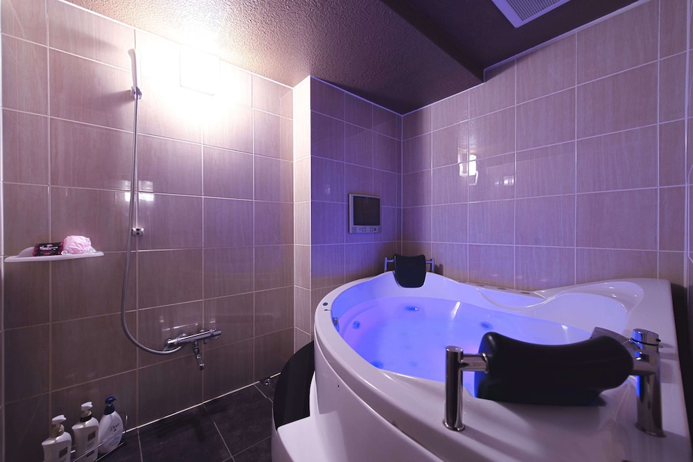 Double Room (Standard) - Photo 4