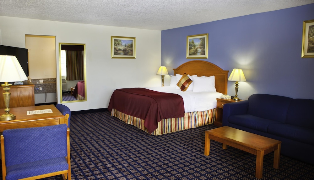 Standard Room, 1 King Bed With Sofa Bed, Smoking, Refrigerator & Microwave (With Sofabed) - Photo 3