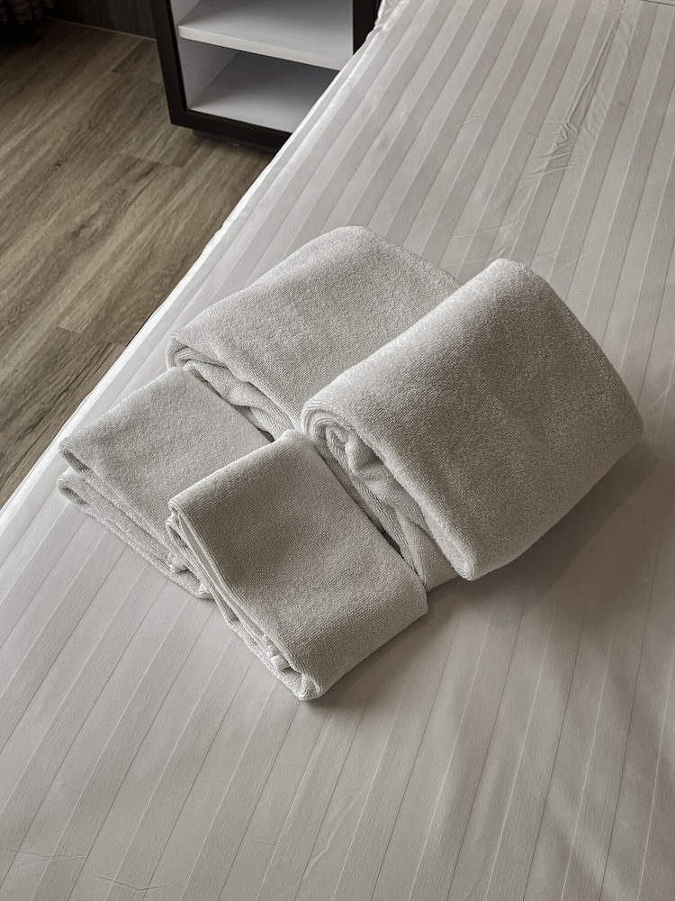 Grand Deluxe Room - Photo 16