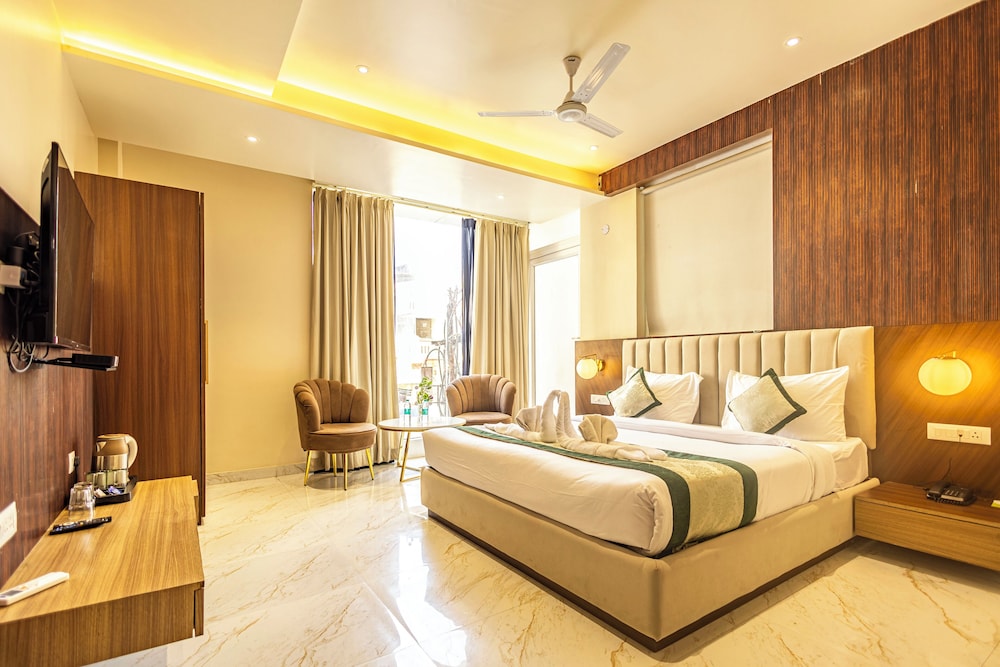 Superior Room, City View