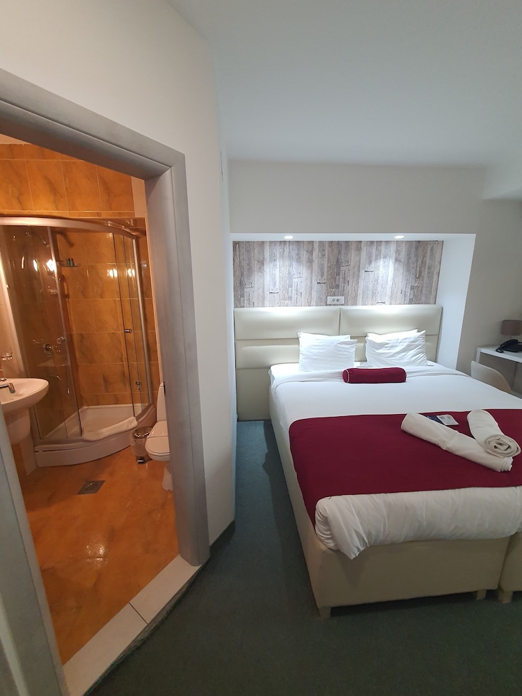 Economy Double Room, 1 Queen Bed, Balcony, City View