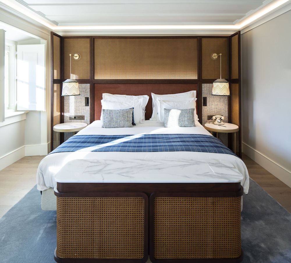Deluxe Room - Photo 6