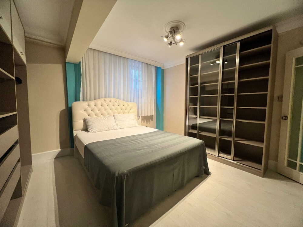 Apartment photo 2